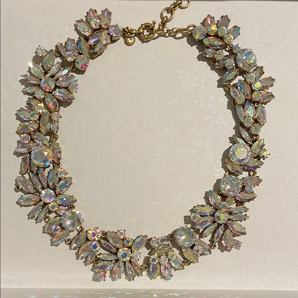 Elegant Gold and Iridescent Floral Necklace
